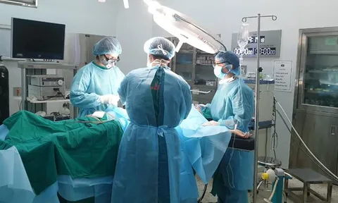 BV Bệnh nhiệt đới TW mổ cấp cứu ruột thừa cho bệnh nhân đang cách ly