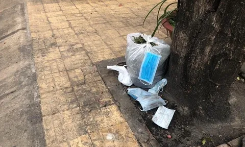 Vứt khẩu trang ra vỉa hè có thể bị phạt đến 7 triệu đồng