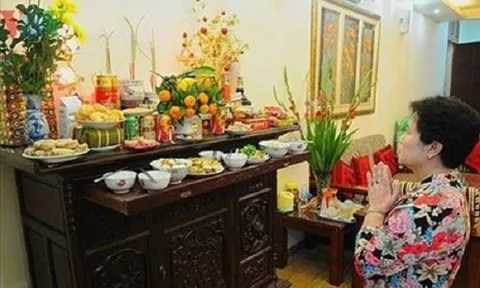 Điểm danh những loài hoa nên bày trên bàn thờ để rước nhiều tài lộc