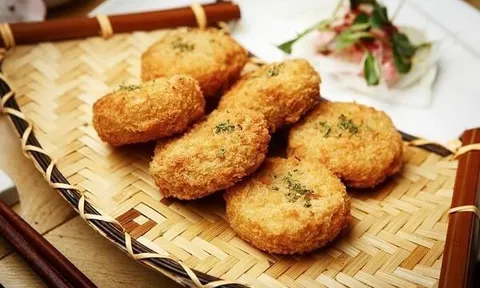 Cách làm bánh khoai tây cay giòn tại nhà ai cũng thích