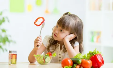 Mách mẹ 5 loại thực phẩm 'vàng' trị táo bón cho trẻ