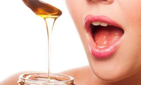 Mách bạn 3 cách chữa khản tiếng hiệu quả bằng mật ong