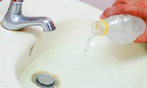 Mẹo hay làm sạch chậu rửa mặt nhanh chóng, dễ dàng với gia vị trong nhà bếp