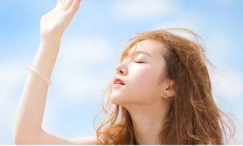 Cảnh báo 4 thói quen trước khi đi ngủ vô tình làm tóc gãy rụng, xấu đi trông thấy