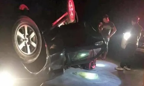 Ô tô Fortuner lật ngửa hé lộ ông trùm vận chuyển 50kg ma túy đá