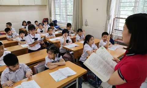 Nghiêm cấm lấy danh nghĩa ban đại diện cha mẹ học sinh để thu các khoản ngoài