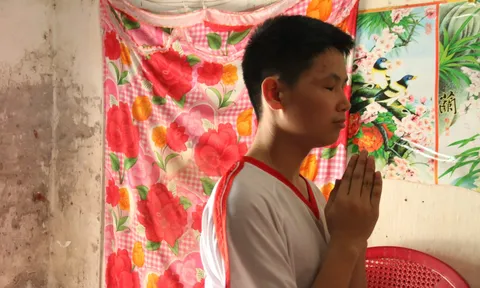 Bức thư tìm cha đẫm nước mắt của cậu bé lớp 7 mồ côi mẹ, sống một mình