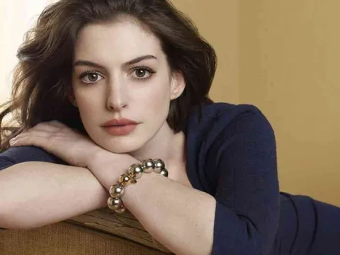 Các tập phim có sự tham gia của Anne Hathaway: Mãn nhãn cả phần nhìn lẫn nội dung
