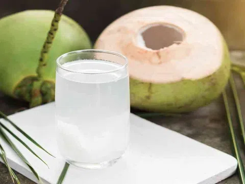 Tác hại của việc uống nước dừa mỗi ngày: Cẩn thận kẻo bệnh lúc nào không biết
