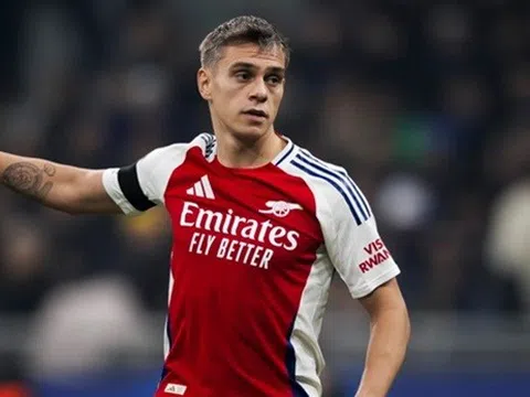 Arsenal đàm phán gia hạn hợp đồng với Leandro Trossard