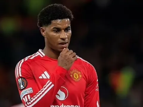 Hành động của Rashford tạo nên 'cơn mưa' tranh cãi