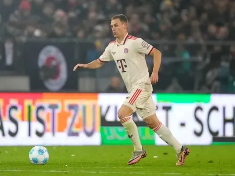 Kimmich không hài lòng với Bayern