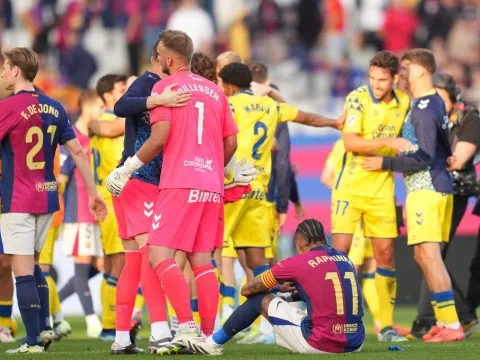 Barcelona bị Las Palmas khai thác điểm yếu