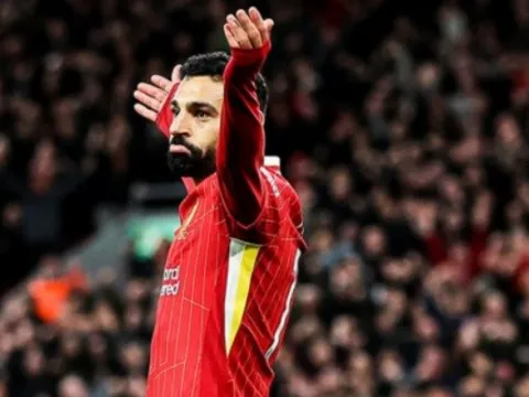 Jamie Carragher gửi thông điệp về tương lai Salah
