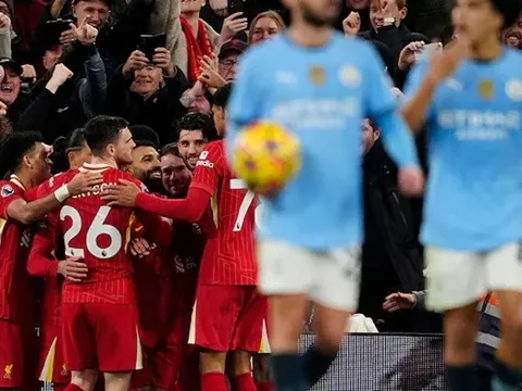 Liverpool vờn Man City chóng mặt, cho thấy sự 'out trình' tại Premier League