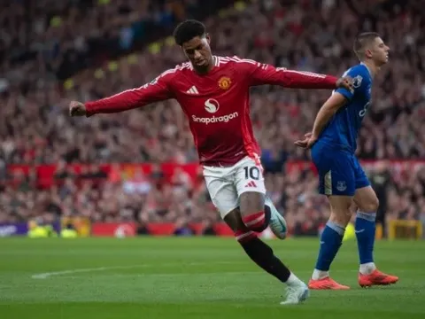 Rashford sớm gửi lời cảnh báo tới Arsenal