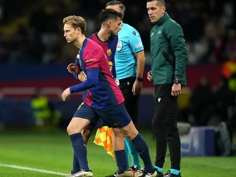 Barcelona sẵn sàng bán De Jong với giá 20 triệu euro