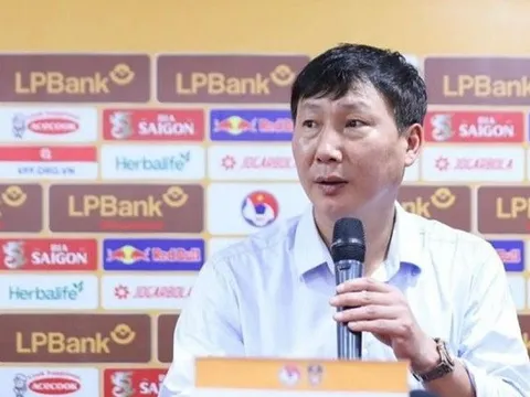 'Cháy vé' xem Việt Nam, thầy trò Kim Sang Sik mừng thầm