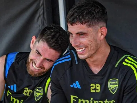 Jorginho bênh vực ngôi sao không thể tin được của Arsenal