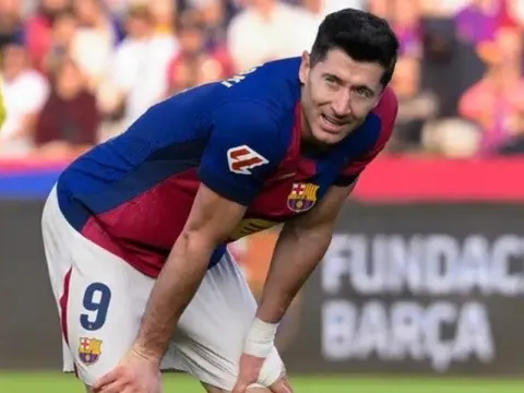 Tuần trăng mật của Barcelona và Hansi Flick tan vỡ thế nào?