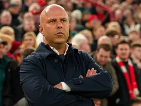 Arne Slot: "Đá với họ trên sân khách, khó hơn gặp Man City hay Real tại Anfield"