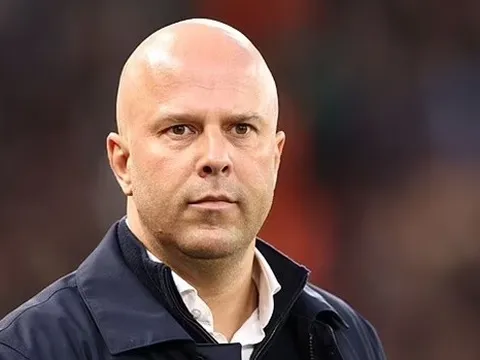 Slot có trò đùa nhắc đến Man City về tương lai của Salah