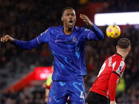Chelsea đè bẹp Southampton, thu hẹp cách biệt với Liverpool