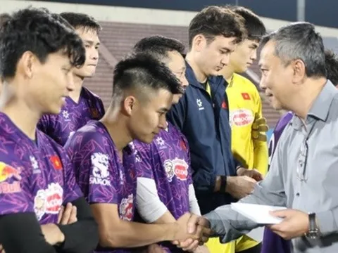 ĐT Việt Nam nhận "doping tinh thần" trước ngày chốt danh sách