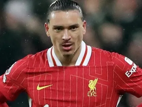 Hòa Newcastle 3-3, CĐV Liverpool 'hủy diệt' Nunez