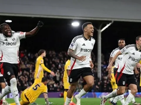 Thua thảm Fulham, Brighton lỡ cơ hội vượt mặt Man City