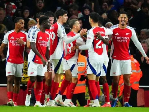 Trận Fulham vs Arsenal vẫn diễn ra bất chấp bão Darragh