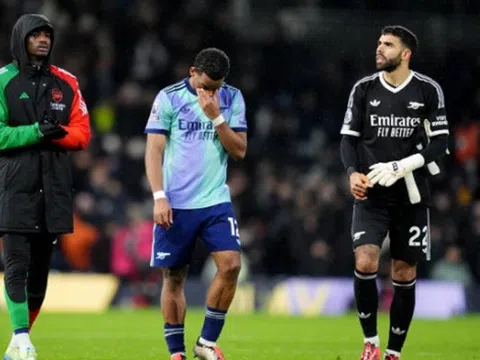 5 điểm nhấn Fulham 1-1 Arsenal: Lại là phạt góc; Bước lùi trong cuộc đua EPL