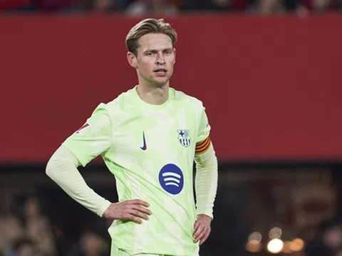 De Jong đối mặt với thử thách lớn tại Barcelona