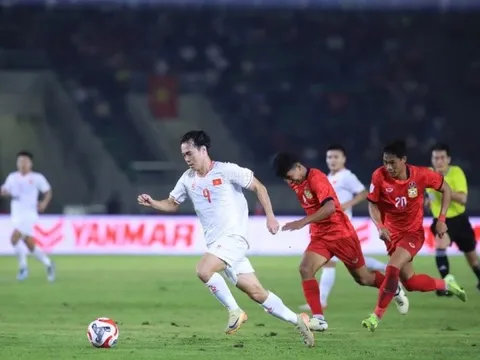 Tuyển Việt Nam thiếu sắc bén