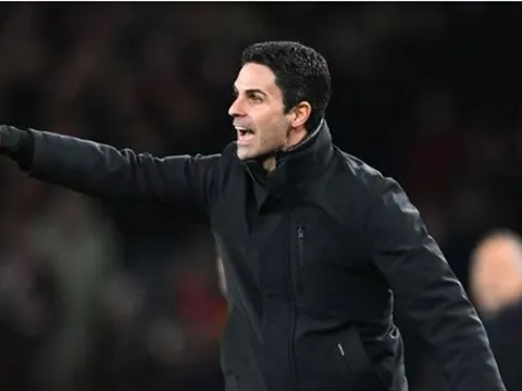 Arteta nổi nóng, quát tháo học trò ngay trên sân
