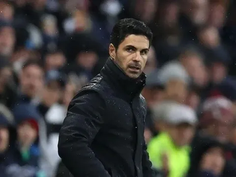 Hạ Monaco 3-0, CĐV Arsenal chia rẽ vì Arteta