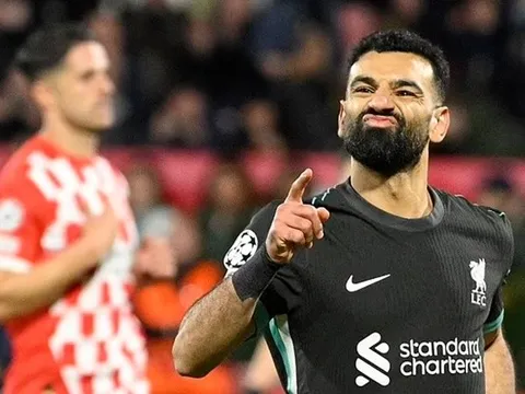 Carragher tiết lộ lý do Salah ở lại Liverpool
