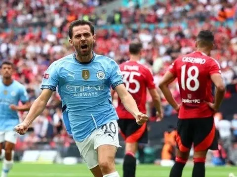 Man City cho MU 'ngửi khói' về giá trị thương hiệu