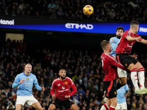 "42% số bàn thua của Man Utd mùa này đến từ các quả phạt góc"