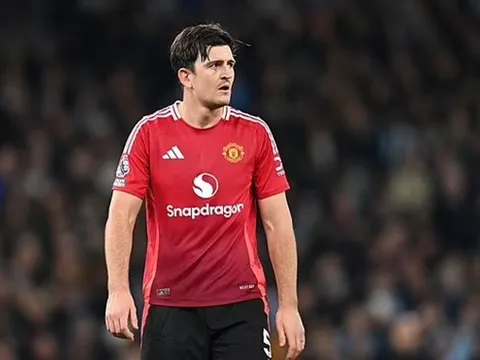 Maguire tiết lộ đang đàm phán với Man United