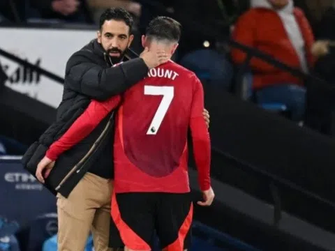 Người thắng kẻ thua sau trận Man City 1-2 Man United