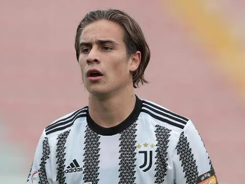 Juventus nên bán hay giữ Kenan Yildiz trước sự săn đón của MU, Arsenal?