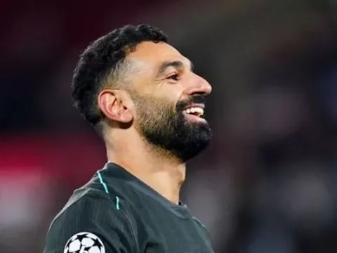 Quà giáng sinh trong mơ cho Liverpool: Salah ký gia hạn; Chelsea sẩy chân
