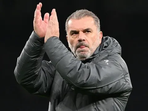 Trước đại chiến, Arne Slot "ru ngủ" Tottenham bằng lời mật ngọt