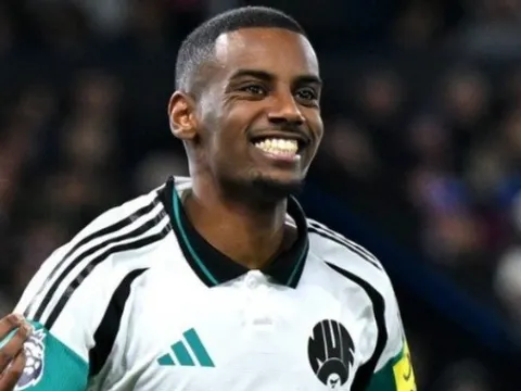 Arsenal nhận báo giá điên rồ cho Alexander Isak