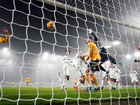 Đã nhận thấy tử huyệt khiến Man Utd lún sâu cùng Amorim