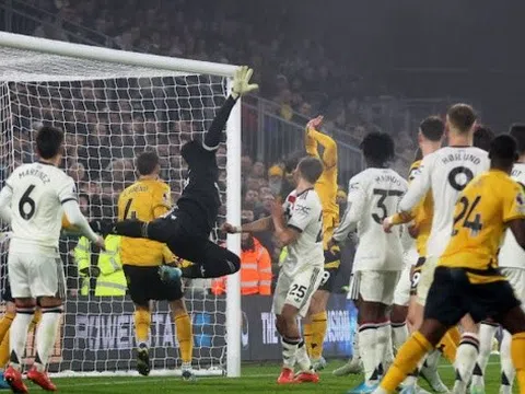 Onana hóa 'thảm họa' trong khung gỗ Man United