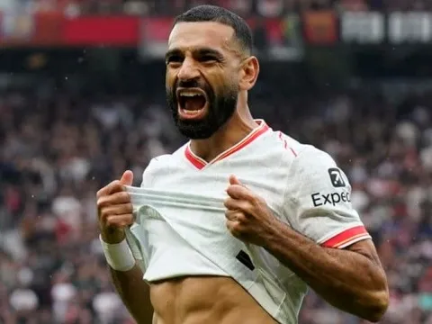 Arne Slot giúp Salah 'tiến hóa' thành tiền đạo toàn diện nhất Premier League