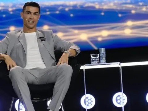 NÓNG: Ronaldo muốn thành chủ sở hữu MU, giải quyết vấn đề cho Amorim