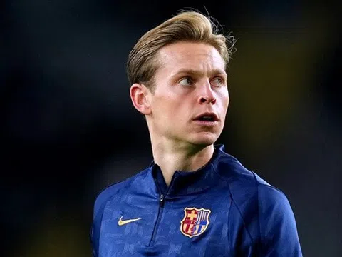 Thế hệ trẻ đẩy De Jong rời Barca